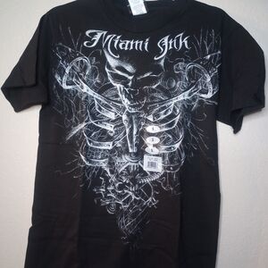 Miami Ink Tattoos Black Tee with White Skull Design Y2K